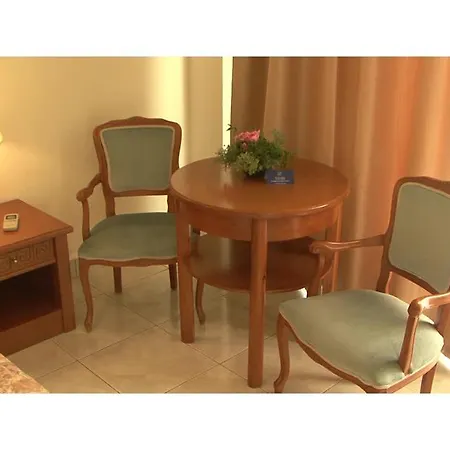 Palm Hotel Lefkímmi